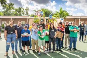 Petland Florida Donates Turkeys to Families
