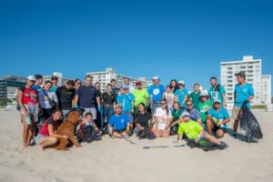Petland Florida Joins Beach Clean Up Event